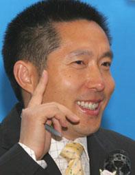 中央電視臺(tái)廣告經(jīng)濟(jì)信息中心主任、經(jīng)濟(jì)頻道總監(jiān)郭振璽