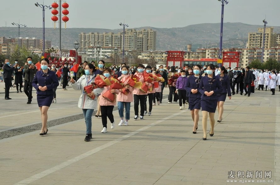 不辱使命 英雄凱旋！麥積區(qū)馳援武漢5名醫(yī)務(wù)人員回家了