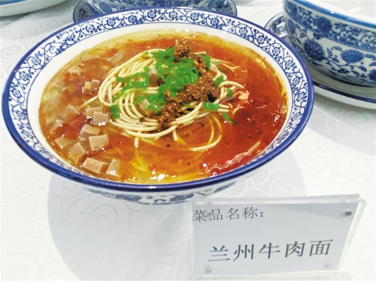 品香茗吃美食 還能K歌跳舞 “環(huán)西部火車(chē)游”專列爽得很！