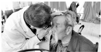 致敬時代楷?！瓣P(guān)愛八步沙林場大漠治沙人眼健康公益行動”啟動