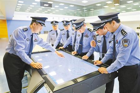 致敬！人民警察