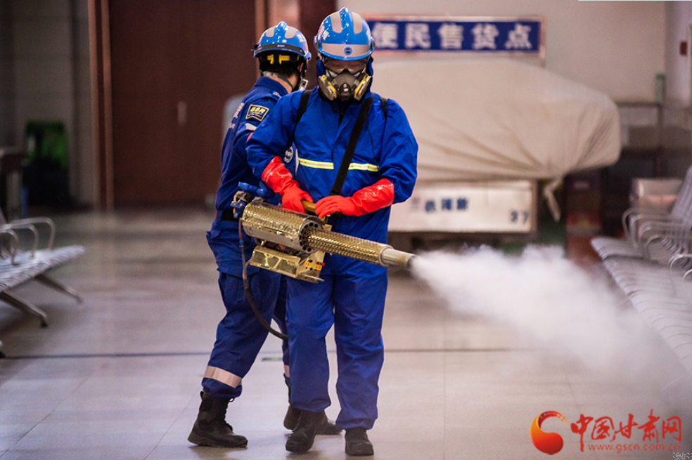 【新春走基層】護(hù)航回家路，蘭州車站這波操作很硬核！