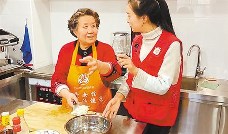 居家養(yǎng)老托起幸?！跋﹃?yáng)紅”——甘肅建設(shè)多元養(yǎng)老服務(wù)體系讓老年人安度晚年