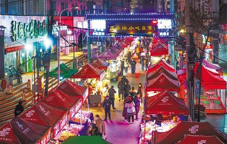 蘭州市城關區(qū)正寧路小吃夜市、南關民族風味一條街恢復營業(yè)