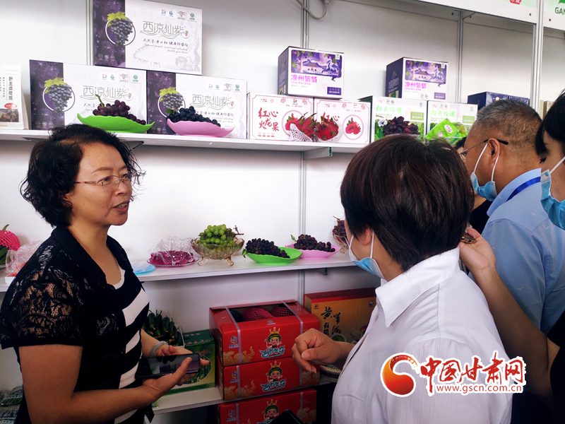 勞動(dòng)者入職時(shí)要交保證金？法院：用人單位全額退還