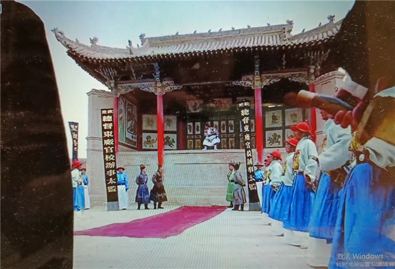 電影《新龍門客?！菲^之關(guān)城清代戲臺(tái)特寫
