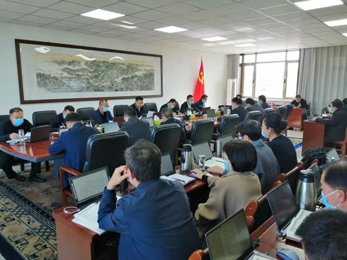 10月17日，金昌市紀(jì)委召開常委會(huì)（擴(kuò)大）會(huì)議，專題學(xué)習(xí)交流習(xí)近平總書記代表第十九屆中央委員會(huì)向黨的二十大所作的報(bào)告，研究學(xué)習(xí)宣傳貫徹落實(shí)工作。.jpg