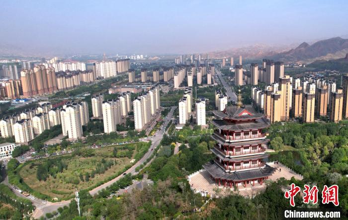 圖為“南涼古都”樂都朝陽山片區(qū)的今朝?！⊙Φ?攝