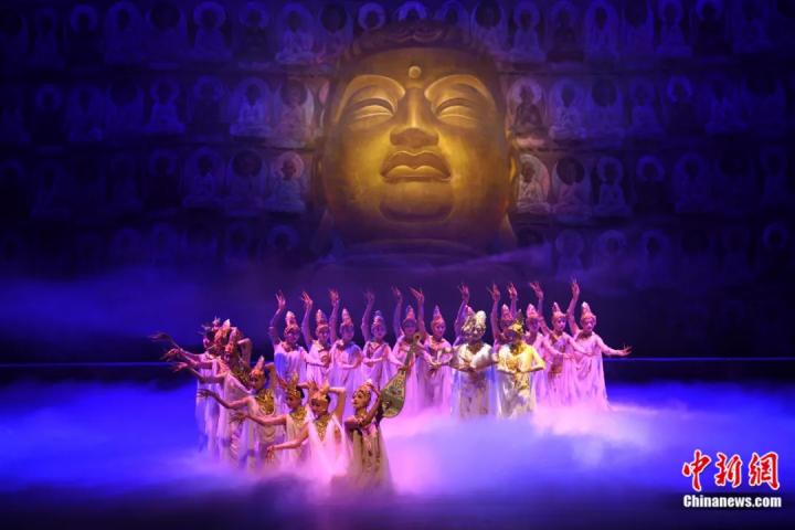 2024年2月23日晚，中國經典舞劇《絲路花雨》在甘肅蘭州演出恭賀新春。李亞龍 攝